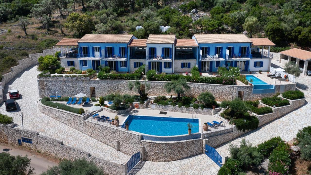 Villas Amantea- Four Villas With Big Pool And Infinity Pool 塞沃塔 外观 照片