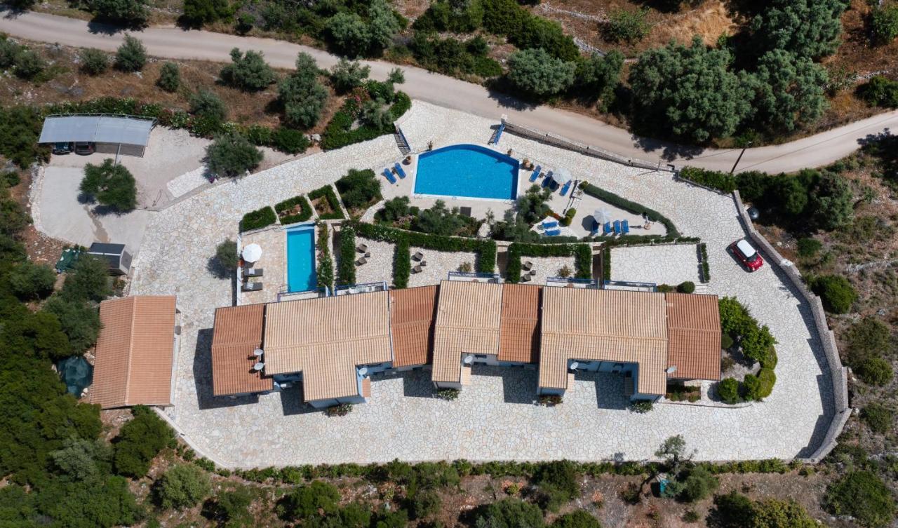 Villas Amantea- Four Villas With Big Pool And Infinity Pool 塞沃塔 外观 照片