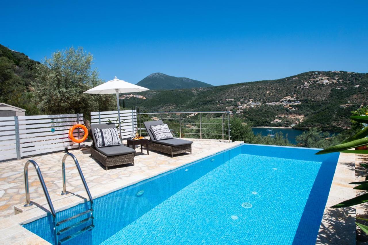Villas Amantea- Four Villas With Big Pool And Infinity Pool 塞沃塔 外观 照片