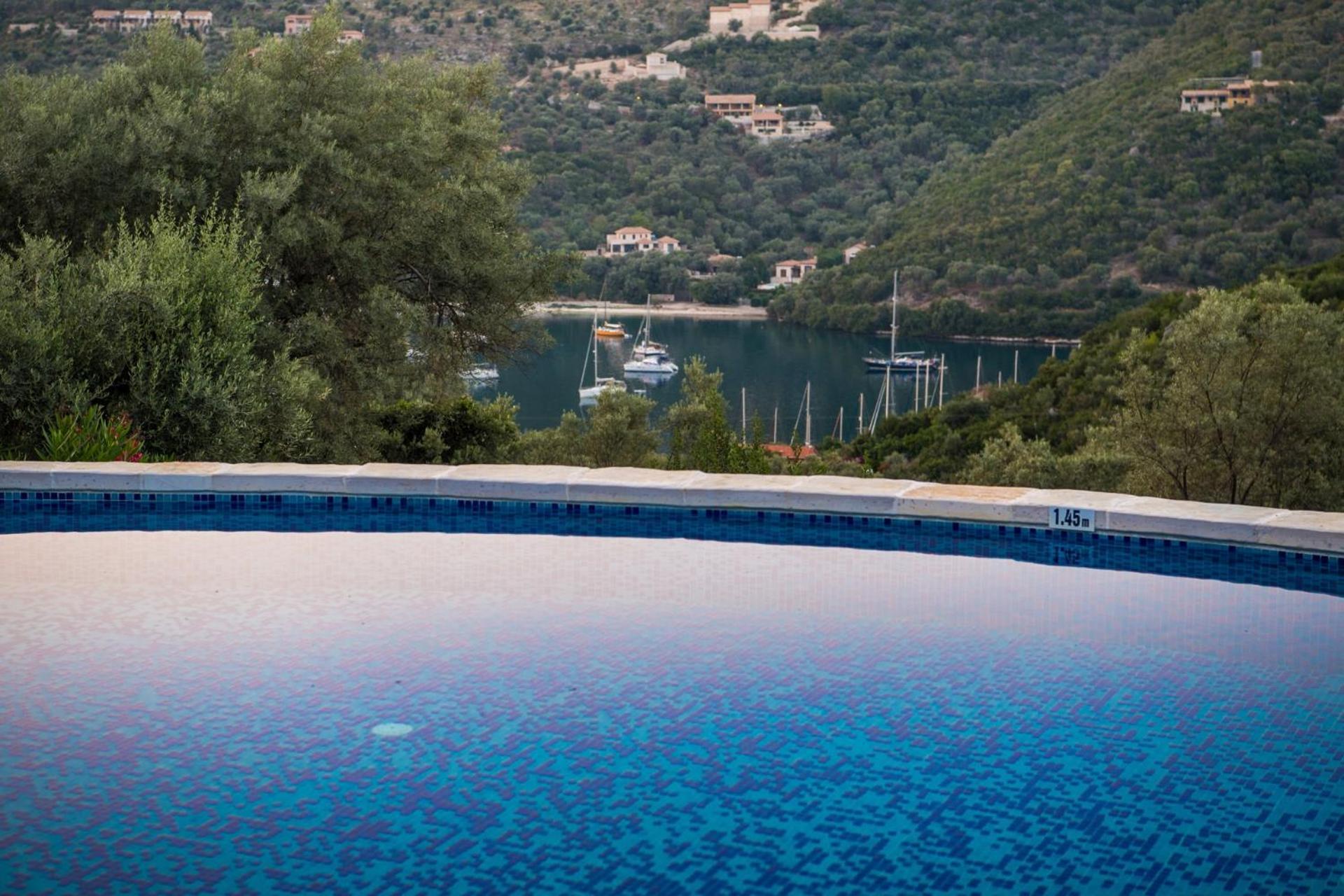 Villas Amantea- Four Villas With Big Pool And Infinity Pool 塞沃塔 外观 照片