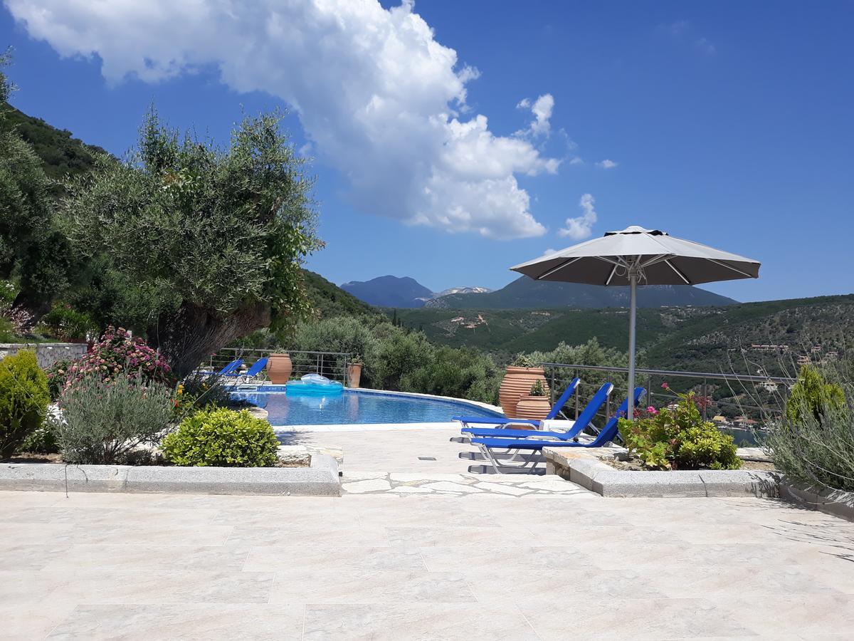 Villas Amantea- Four Villas With Big Pool And Infinity Pool 塞沃塔 外观 照片