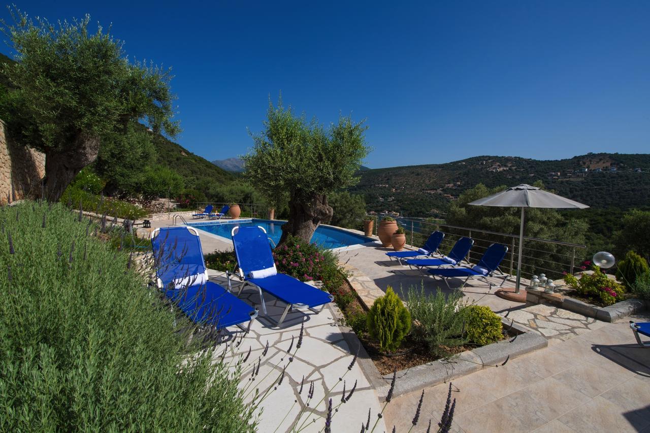 Villas Amantea- Four Villas With Big Pool And Infinity Pool 塞沃塔 外观 照片