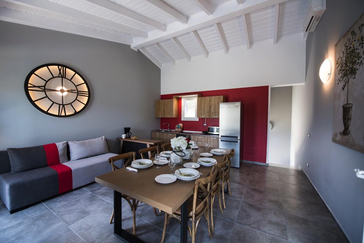 Villas Amantea- Four Villas With Big Pool And Infinity Pool 塞沃塔 外观 照片