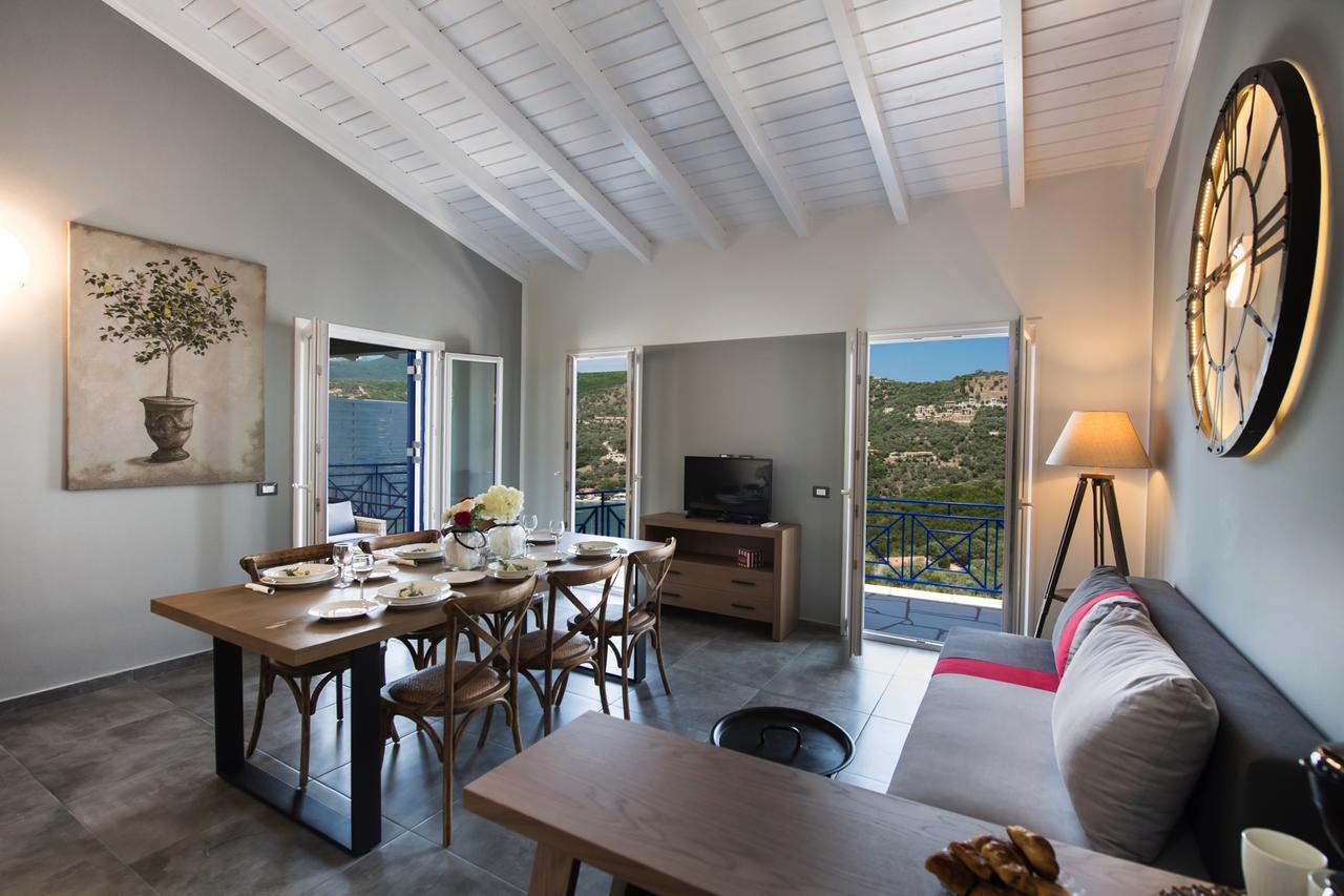 Villas Amantea- Four Villas With Big Pool And Infinity Pool 塞沃塔 外观 照片