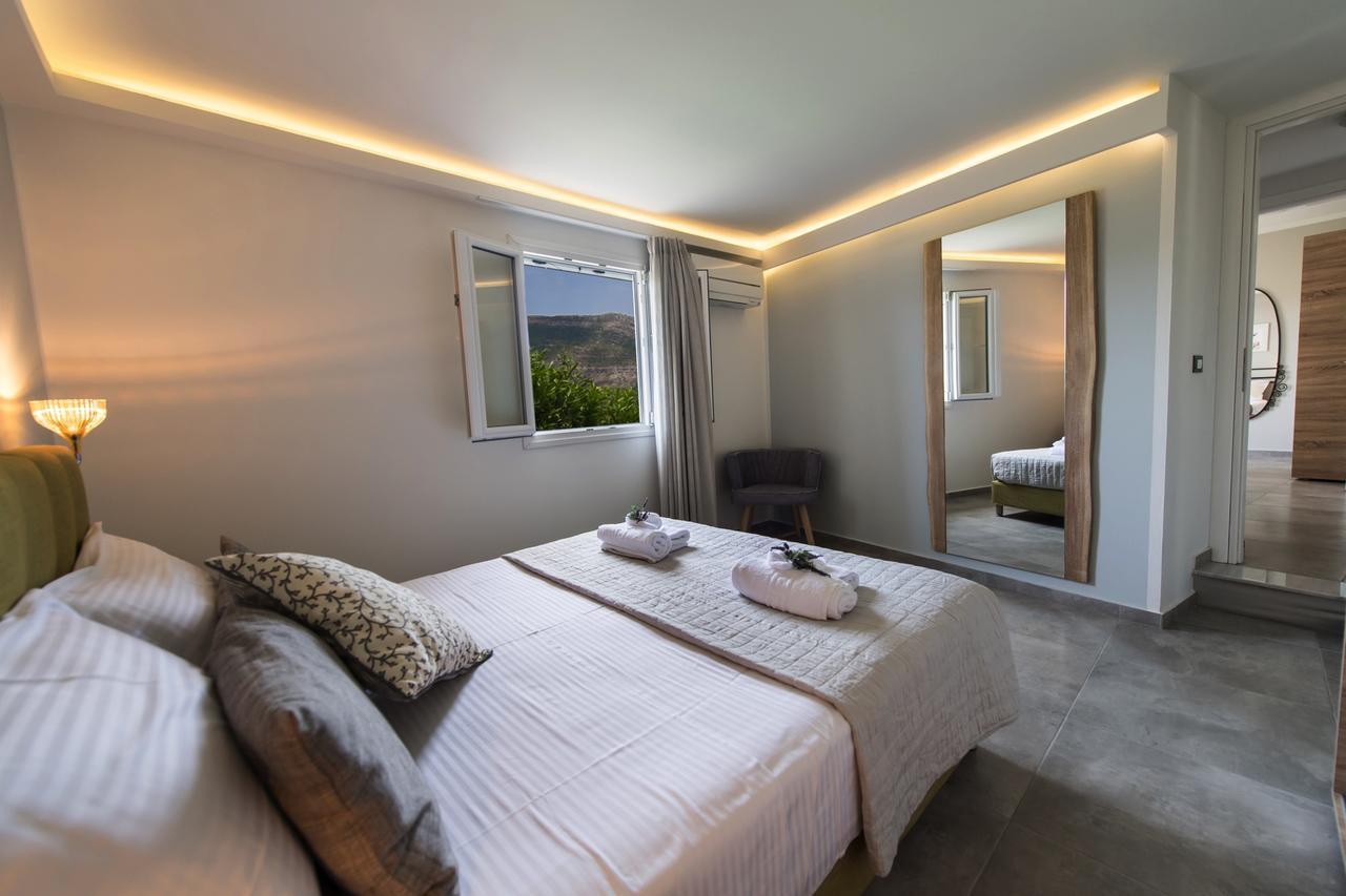 Villas Amantea- Four Villas With Big Pool And Infinity Pool 塞沃塔 外观 照片